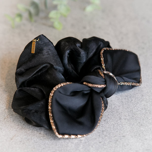 Scrunchie med sløyfe – sort