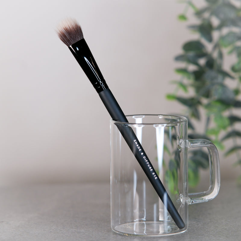 Shade & Diffuse Eye Brush